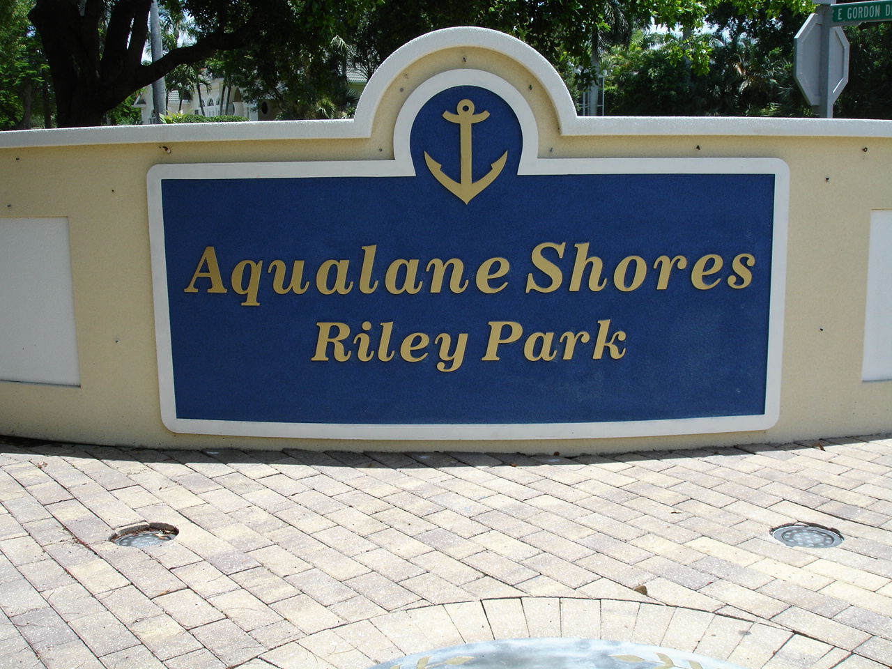 AQUALANE SHORES Riley Park Signage