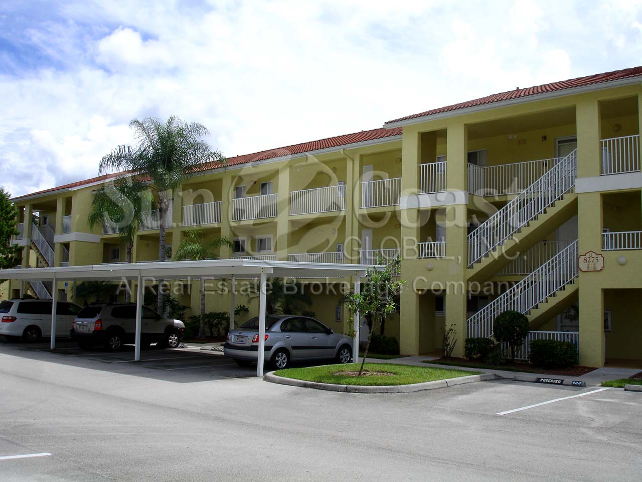 KEY ROYAL Condominiums with Covered Parking