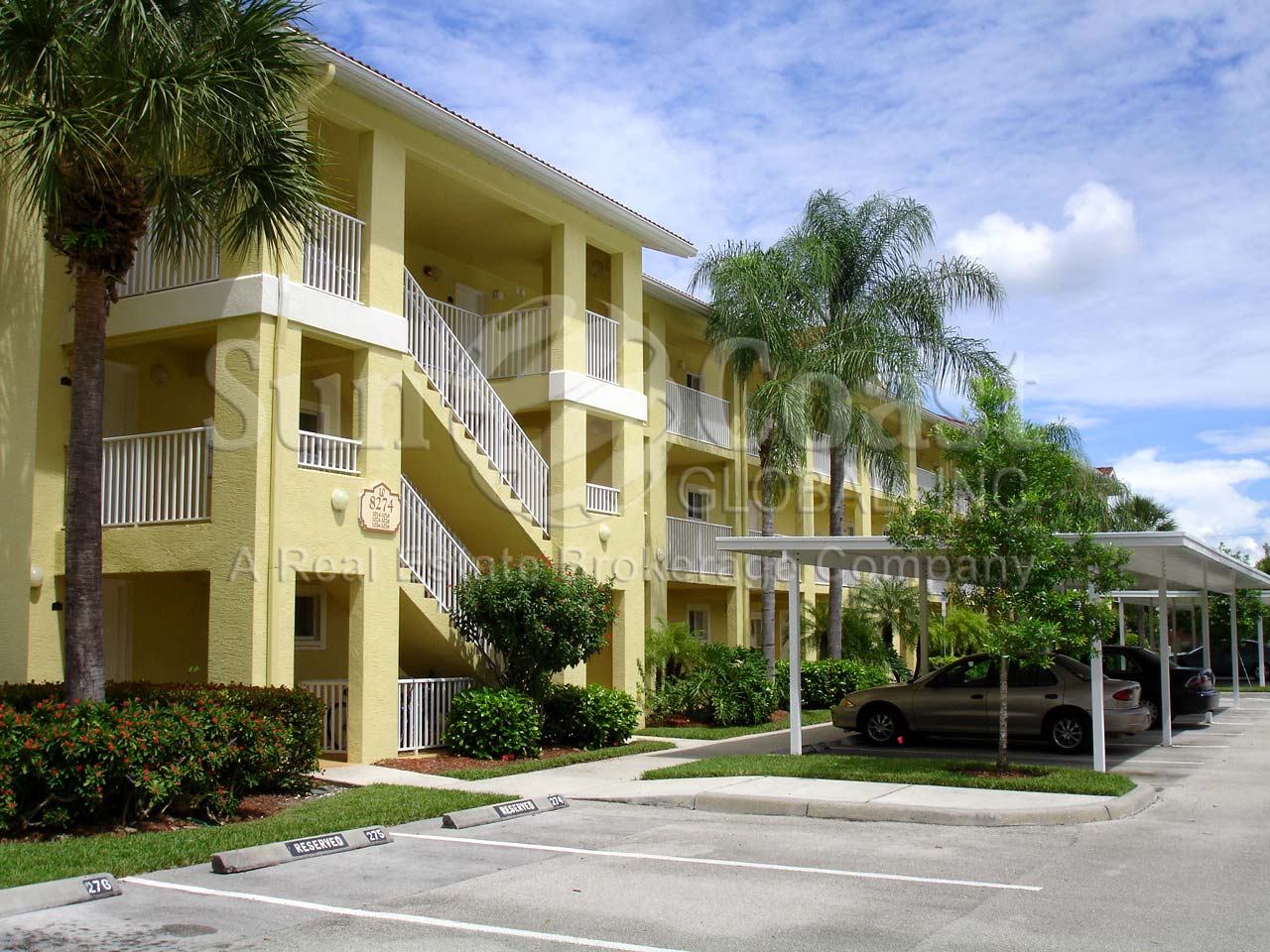 KEY ROYAL Condominiums with Covered Parking 