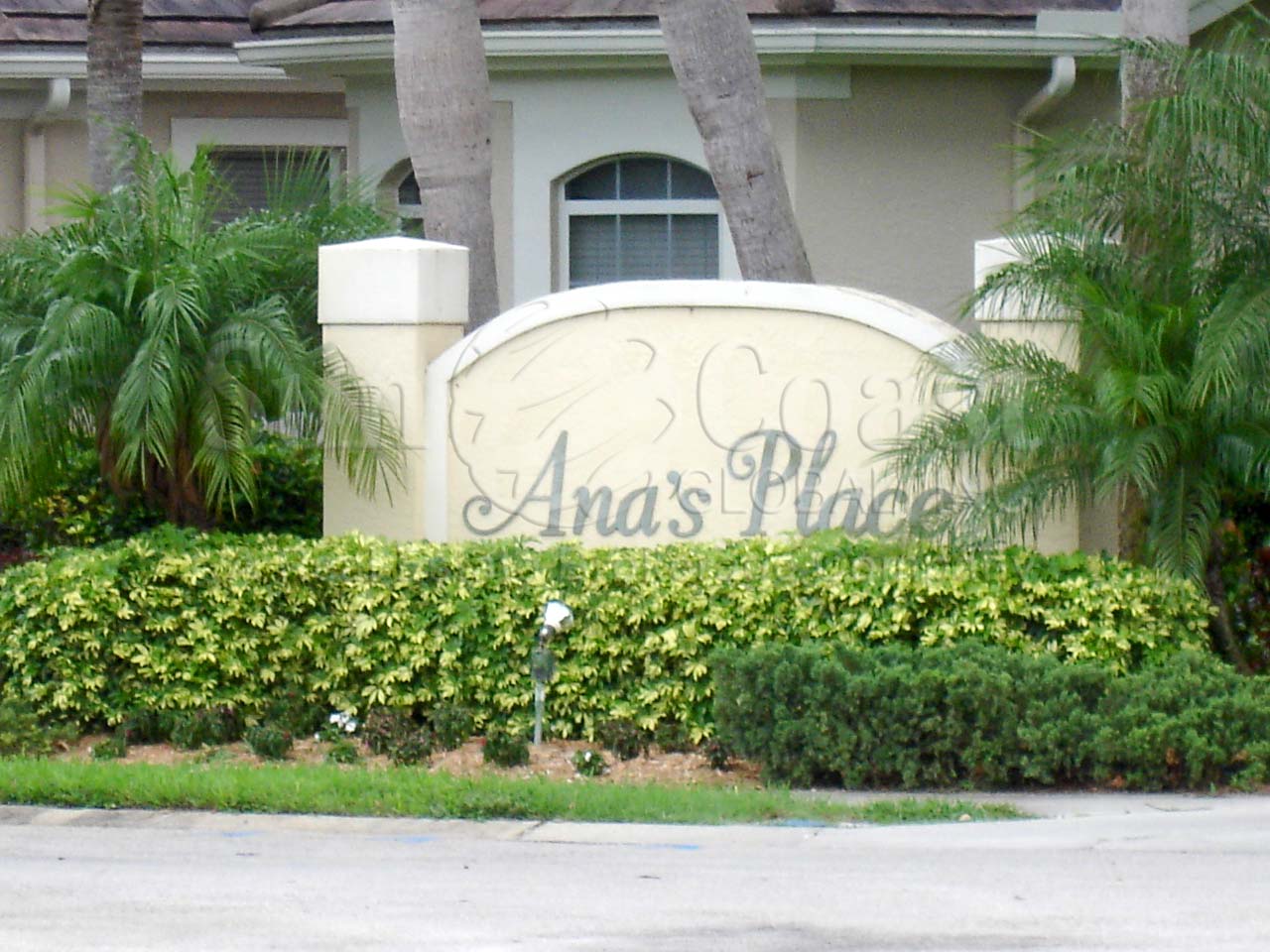 Anas Place sign