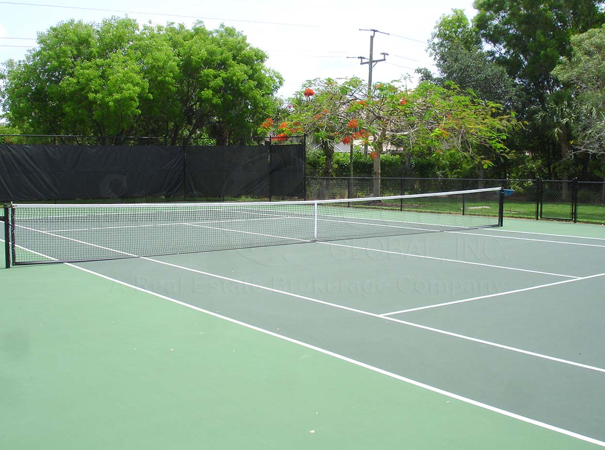 ARBOR TRACE Tennis Courts
