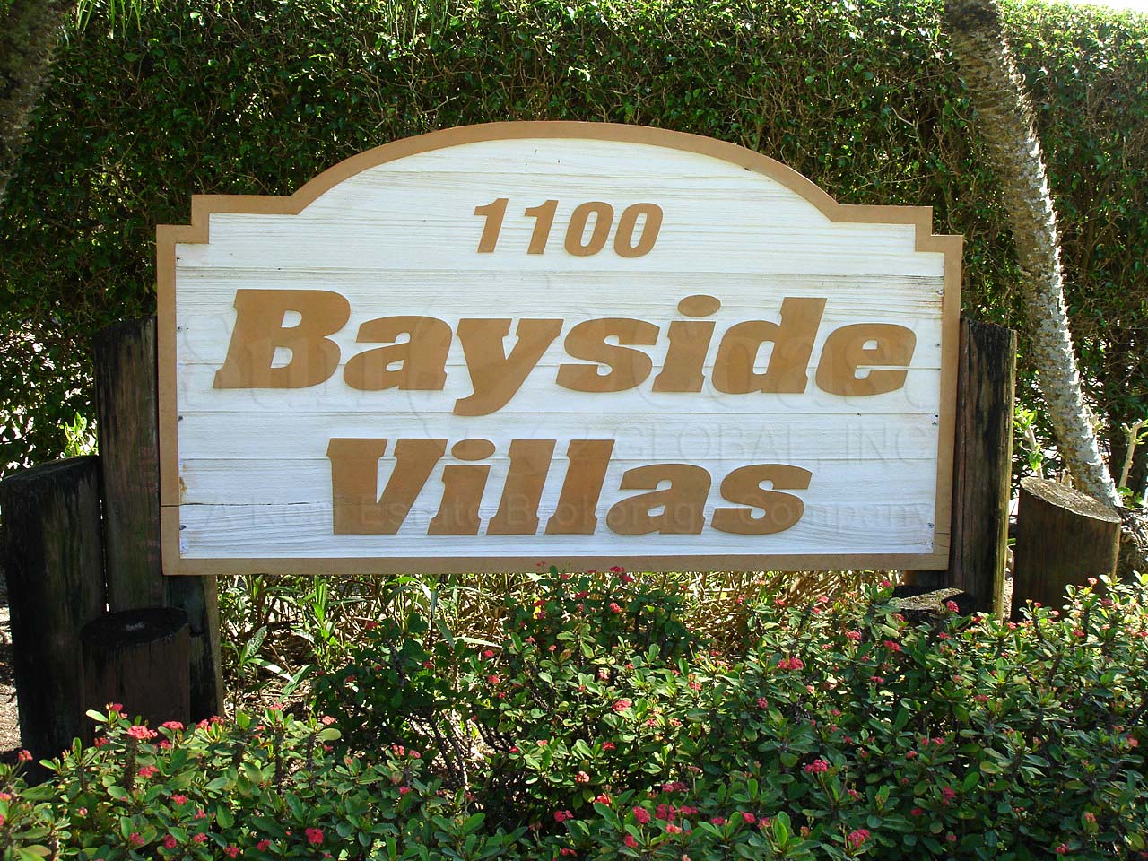 Bayside Villas Signage