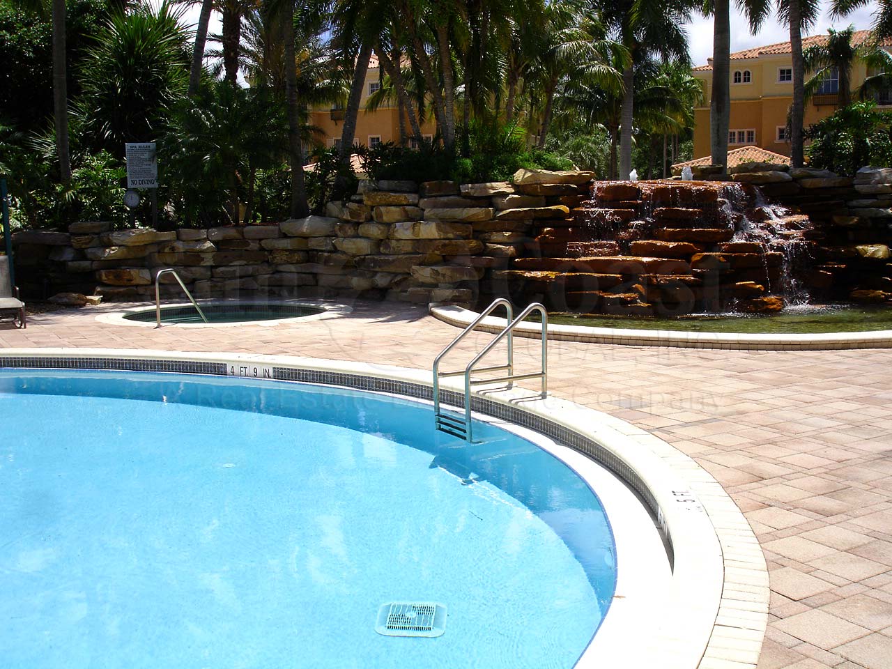 Bolero Community Pool and Fountain
