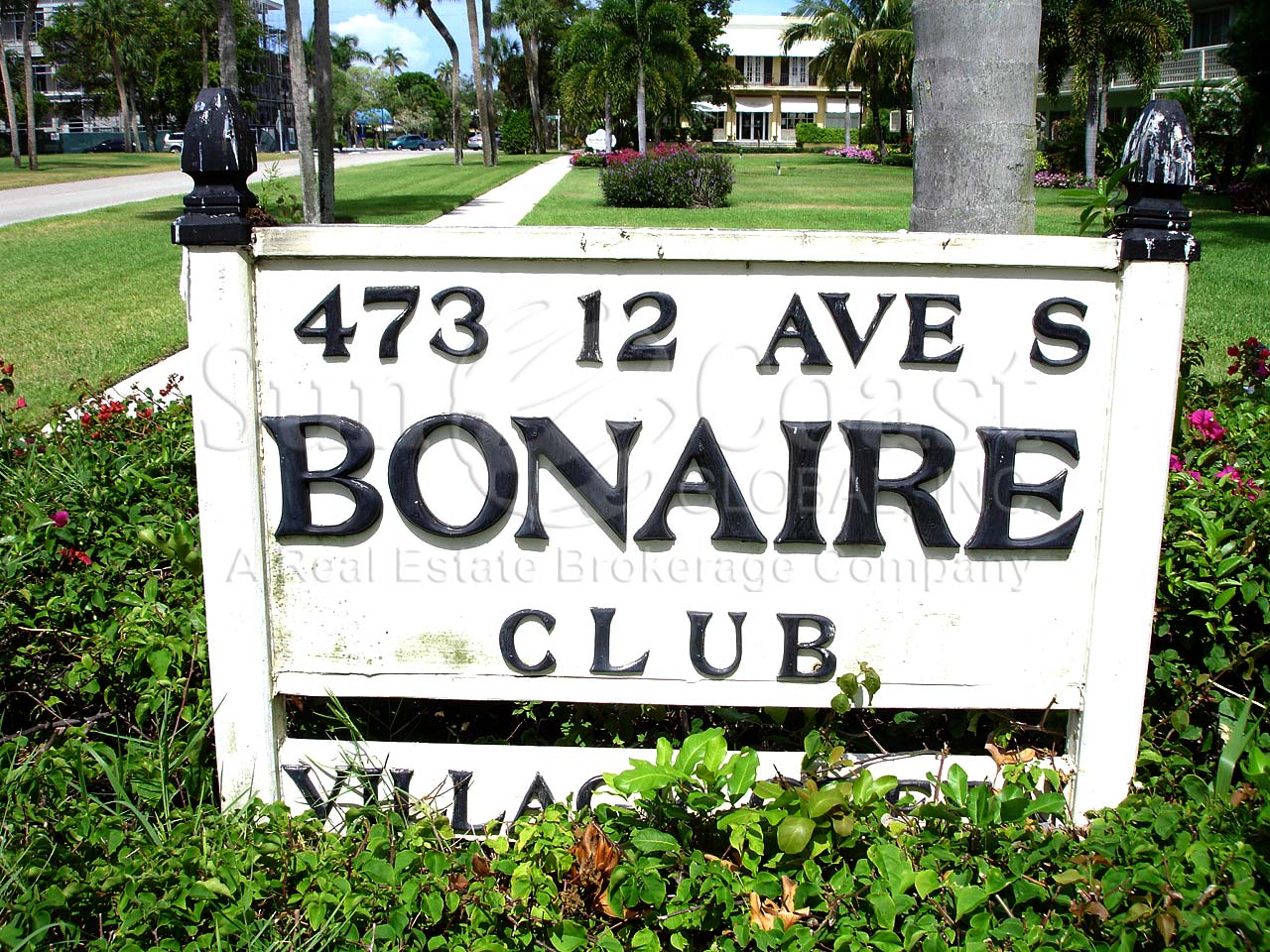 Bonaire Club Signage