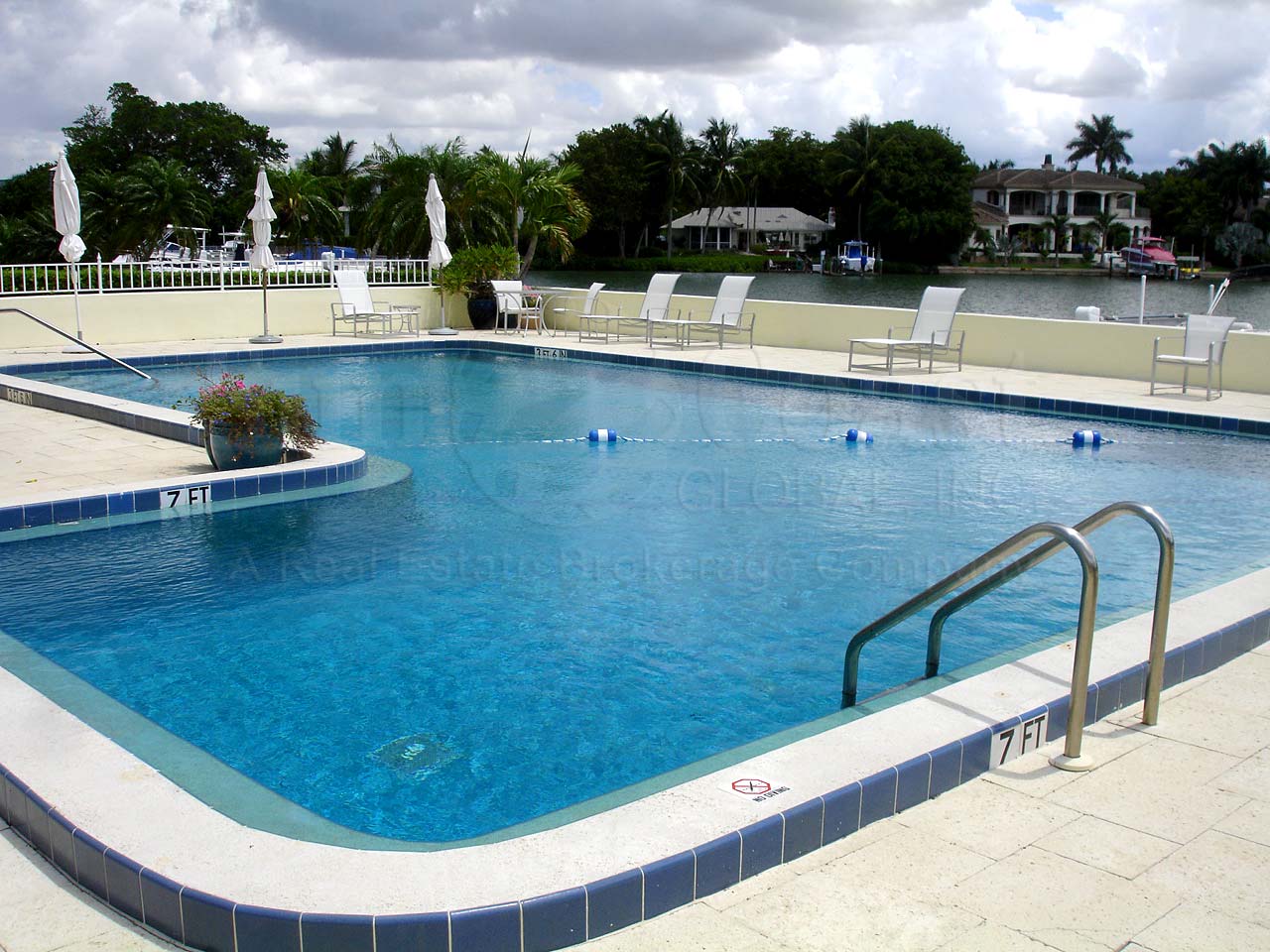 Boulevard Club Community Pool