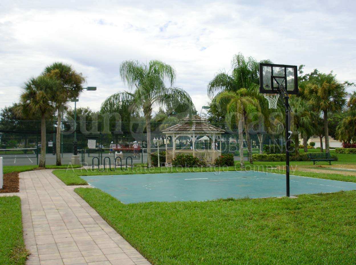 BRIDGEWATER BAY Club basketball courts
