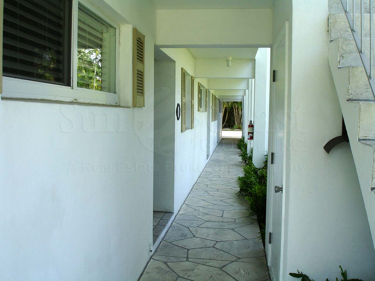 Buttonwood Outdoor Hallway