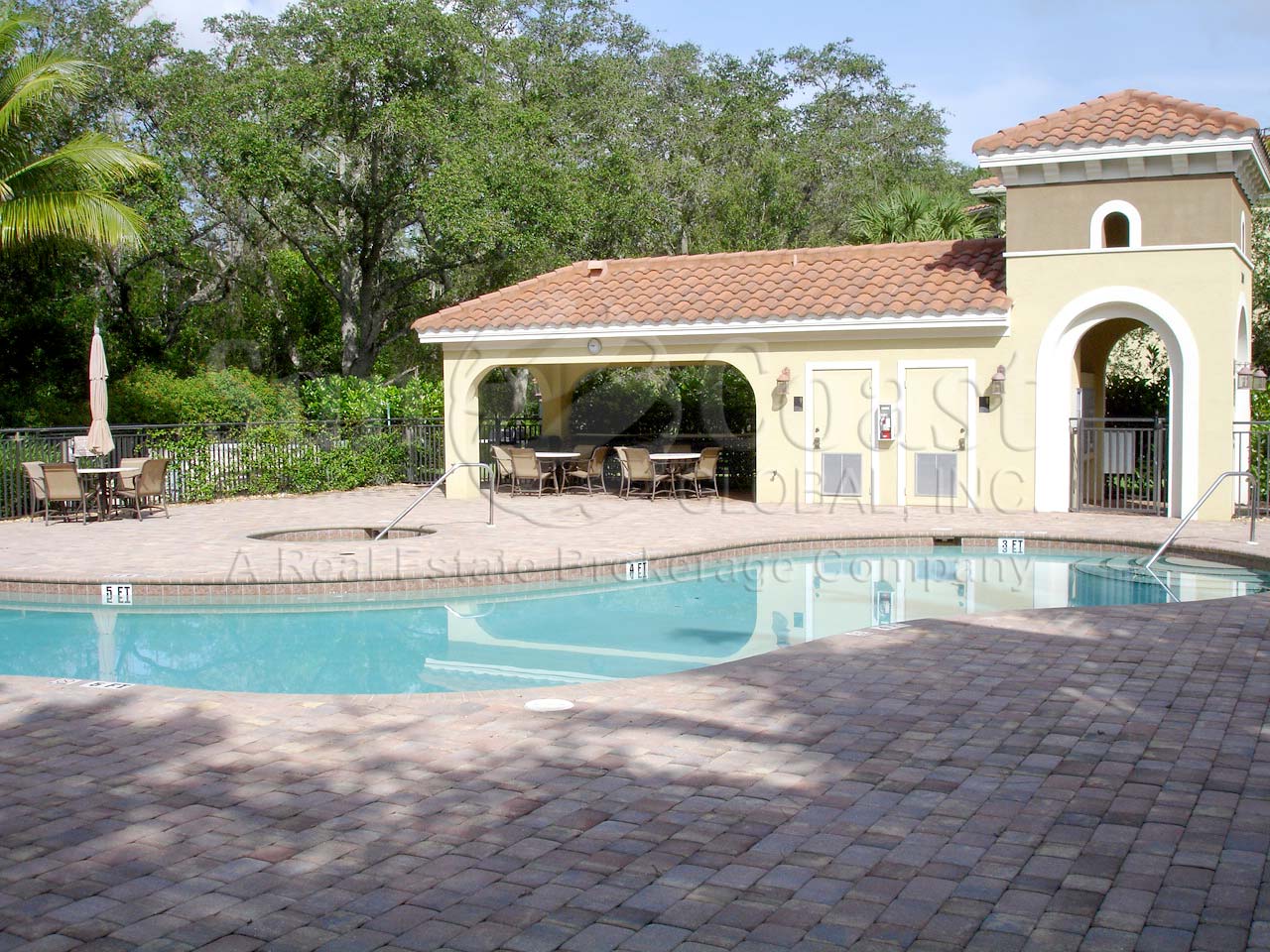 Calabria clubhouse, pool and spa
