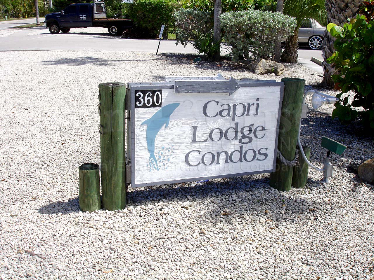 Capri Motor Lodge Signage