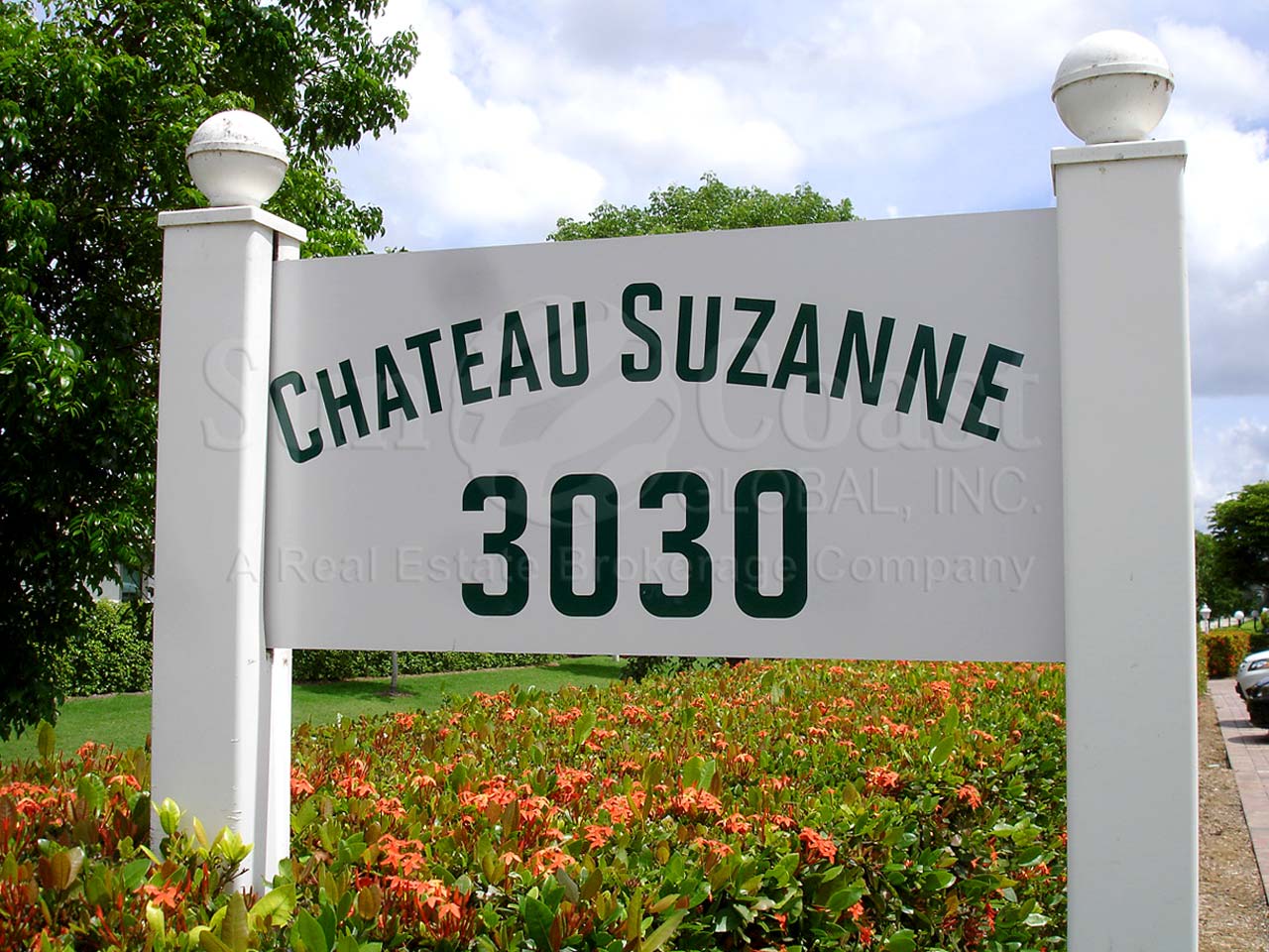 Chateau Suzanne Signage