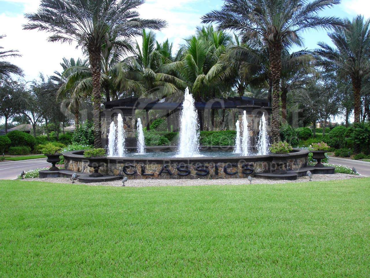 Classics Plantation Estates fountain