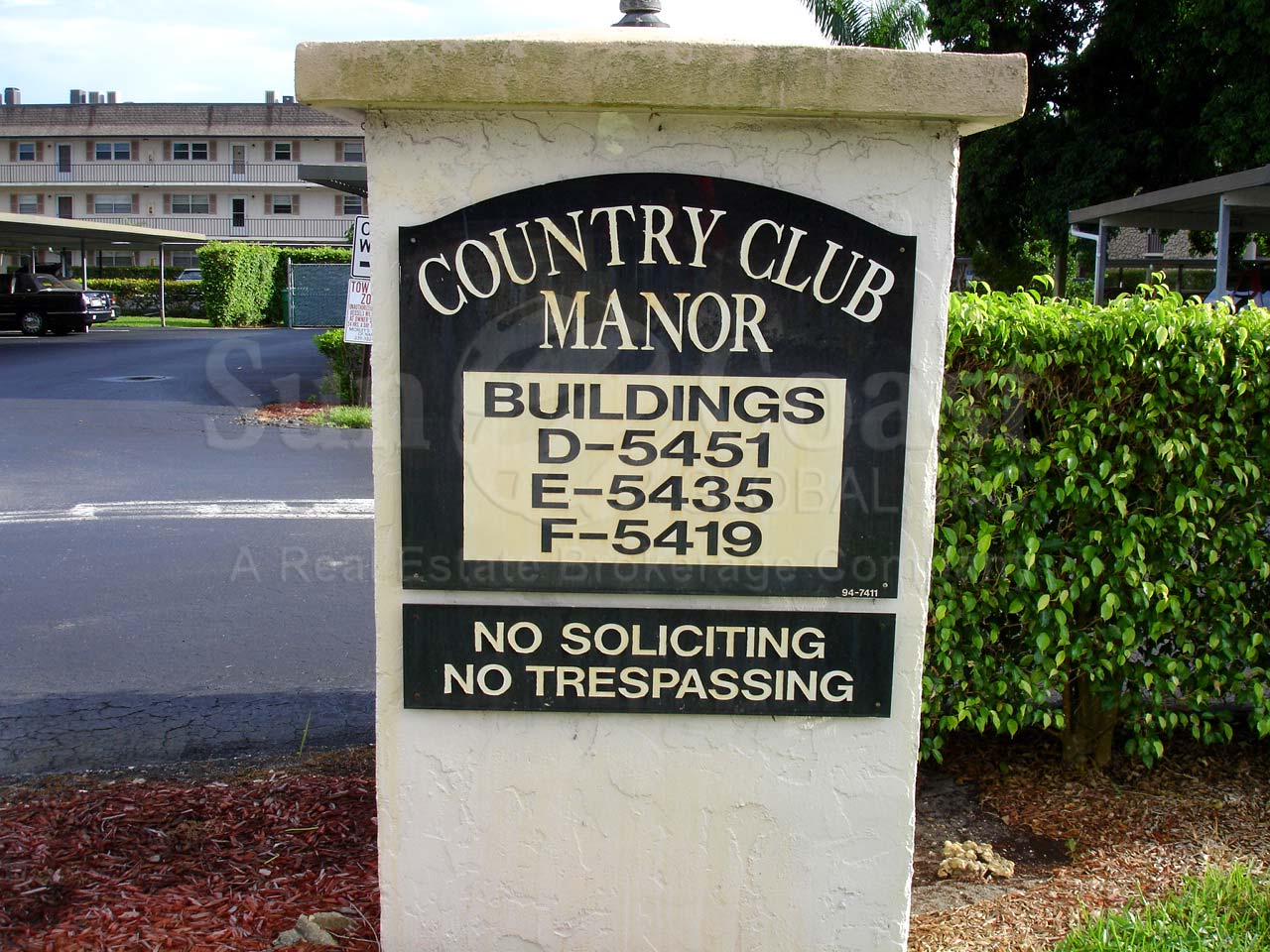 Country Club Manor Signage