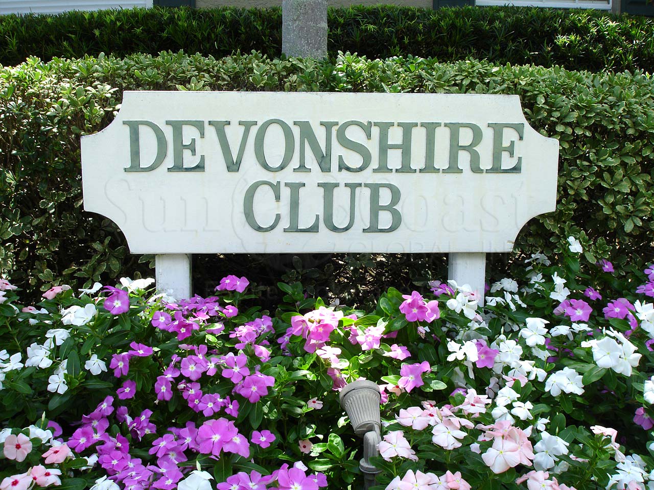Devonshire Club Signage