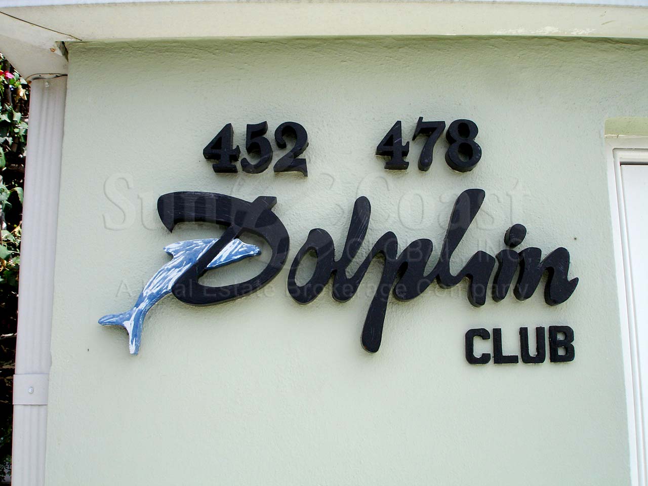 Dolphin Club Signage