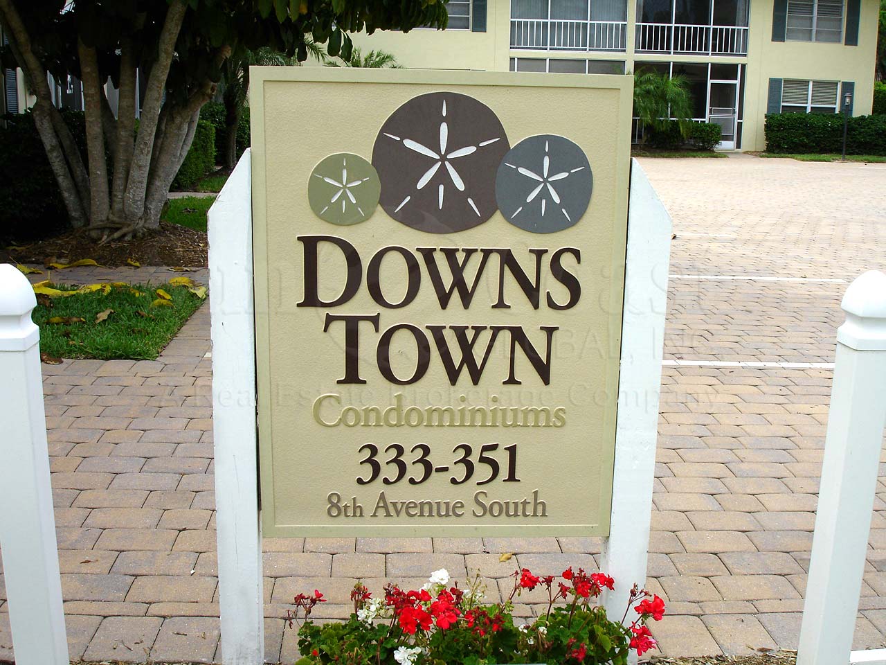 Downs Town Signage