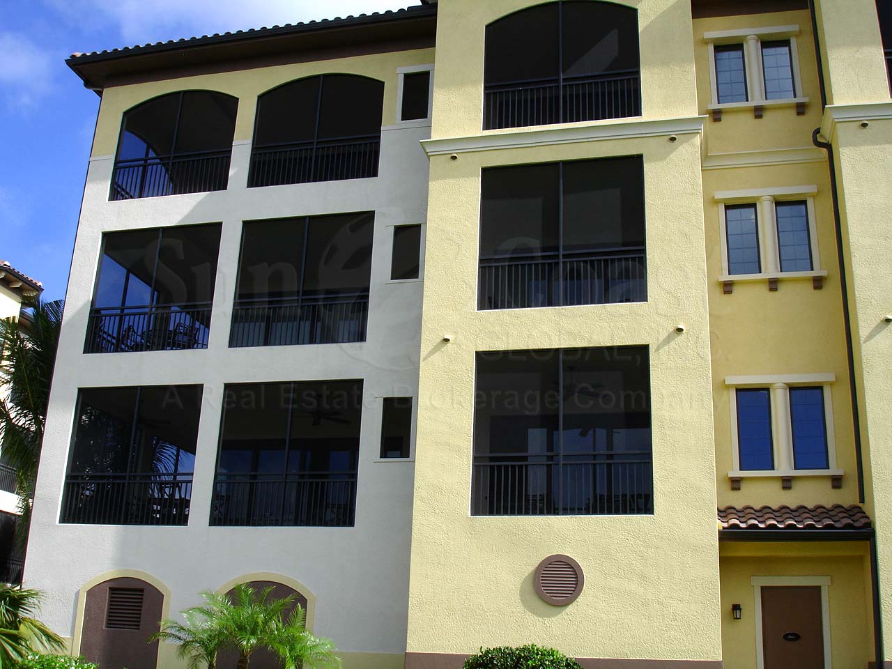 Esperanza Condominiums