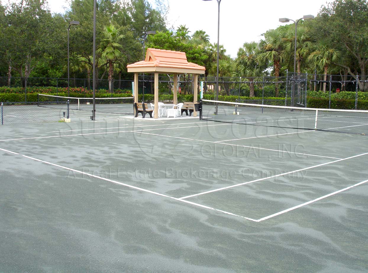 FALLING WATERS tennis courts