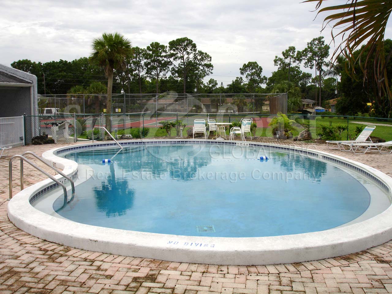 Four Fountains Community Pool