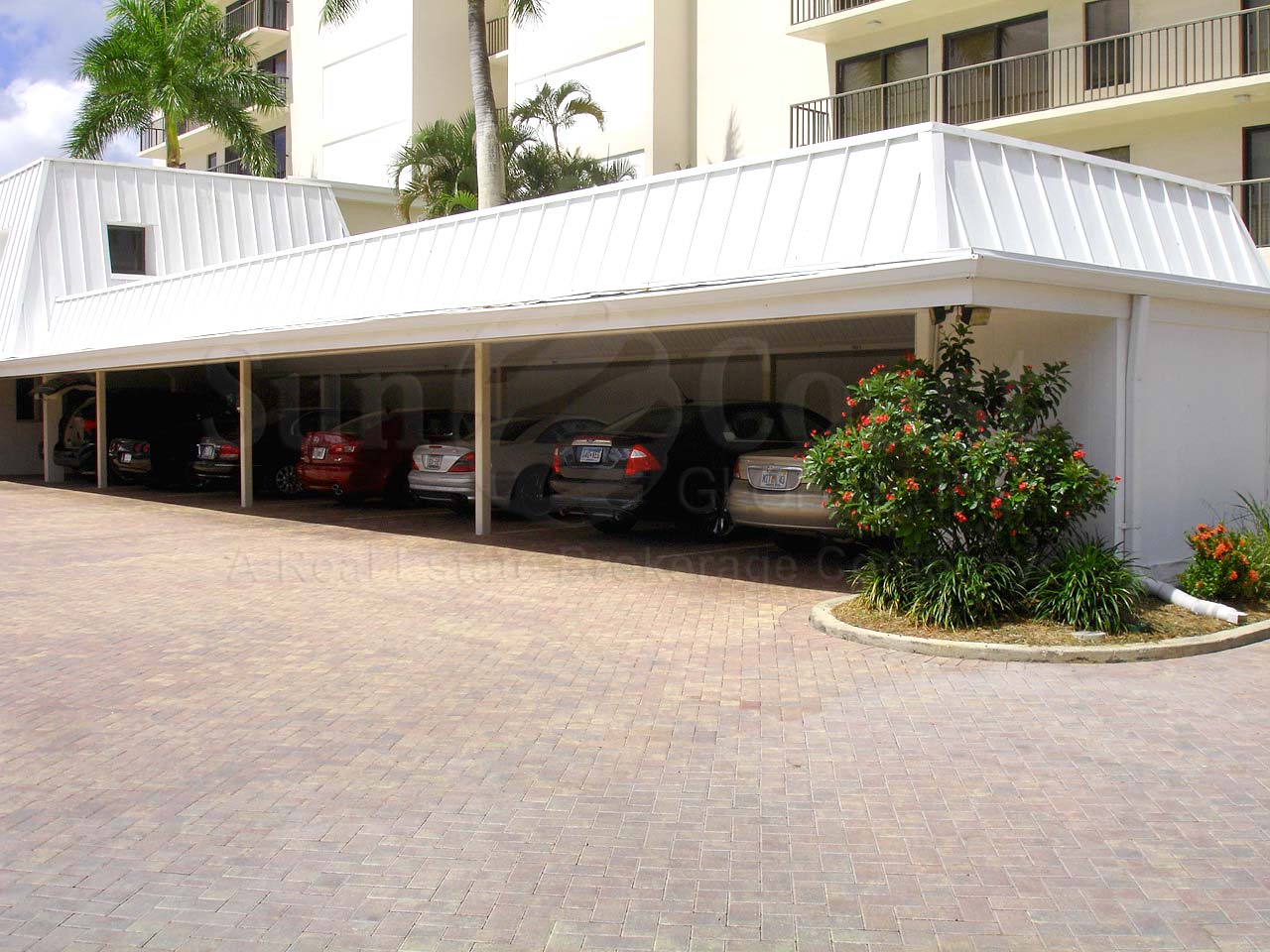 Gulf View Beach Club Covered Parking
