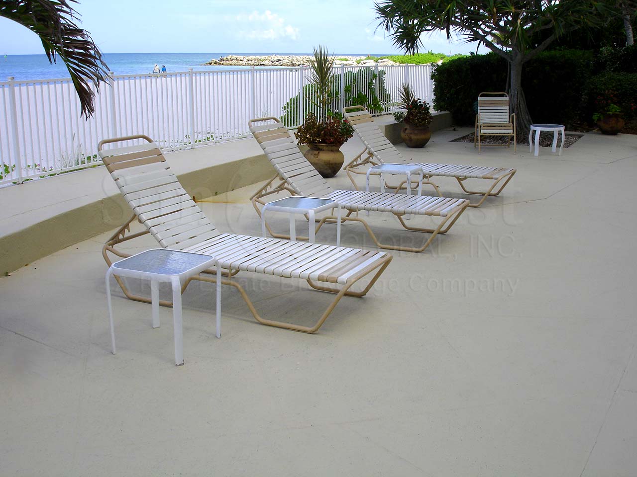 Gulf View Beach Club Sun Deck Furnishings