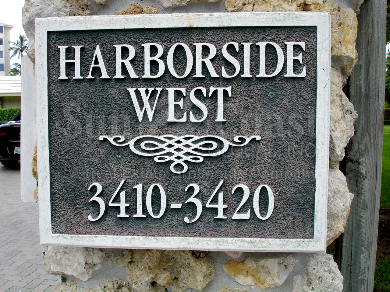 Harborside West sign