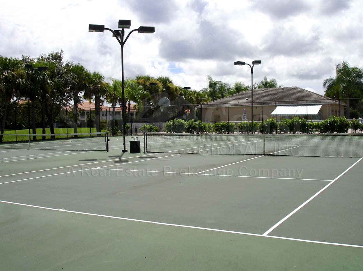HERITAGE GREENS Tennis Courts