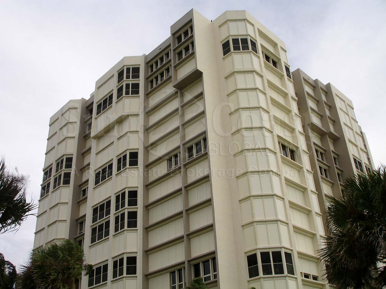 La Mer Condominium Building