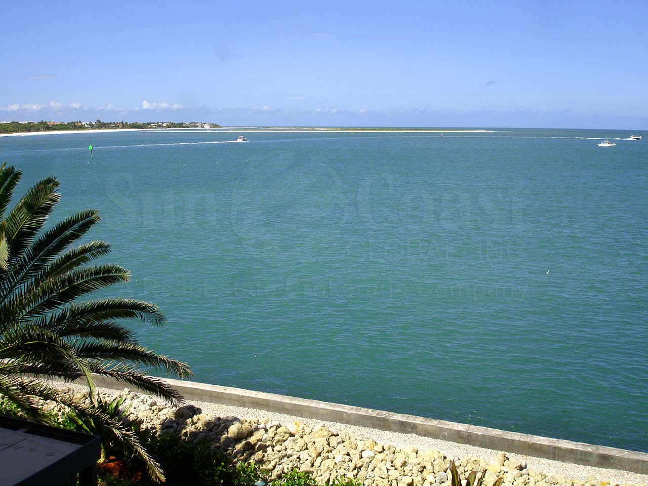 La Peninsula View of Water