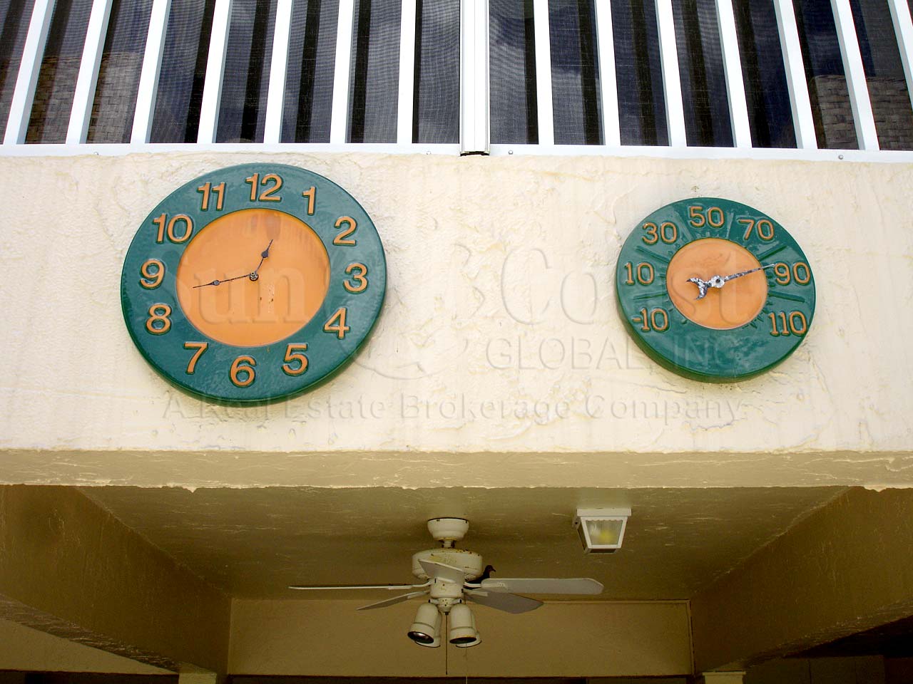 La Villa Riviera Pool Clocks