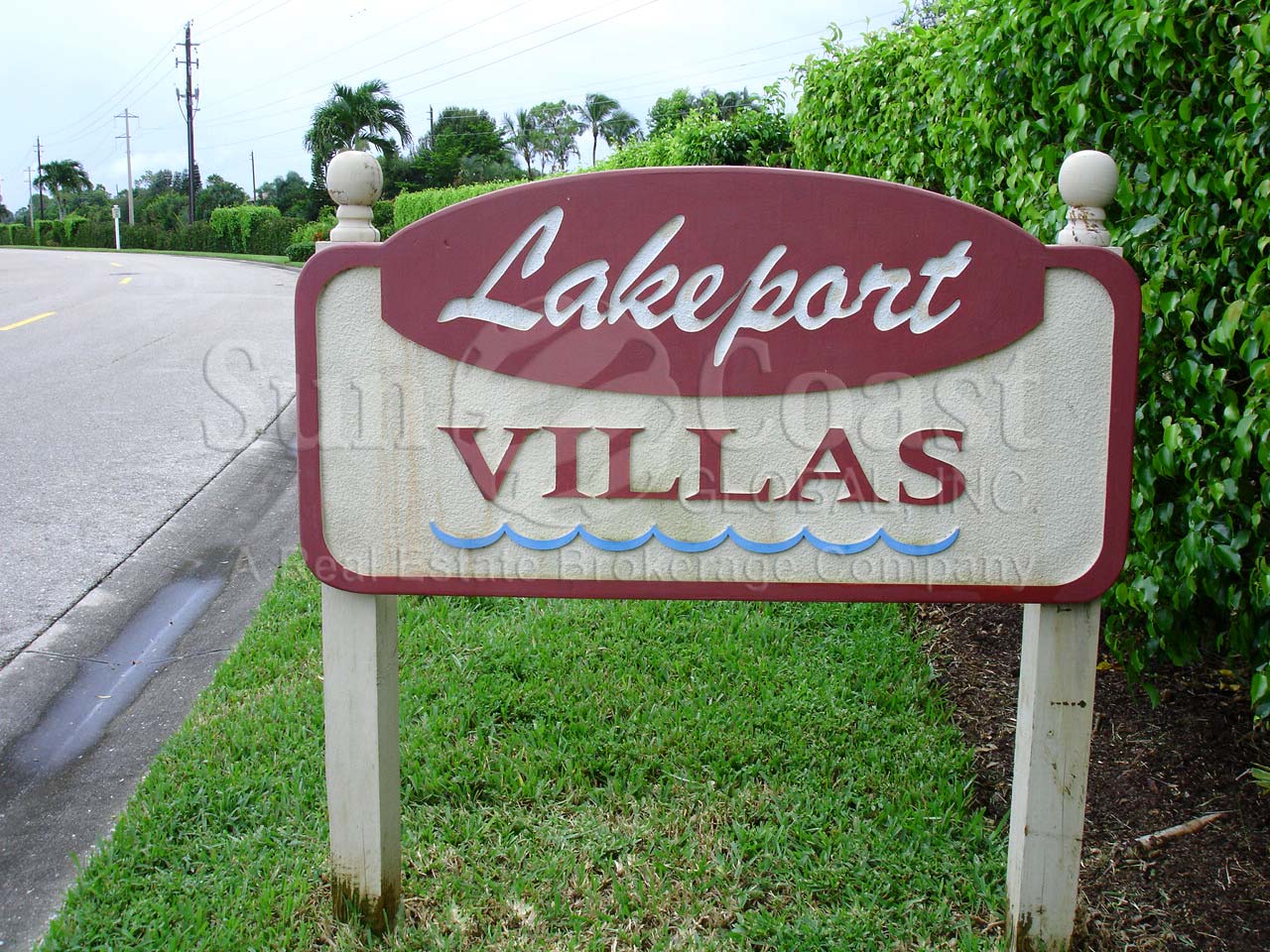 Lakeport Villas Signage