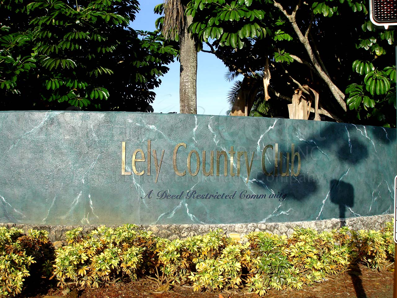 LELY COUNTRY CLUB Signage