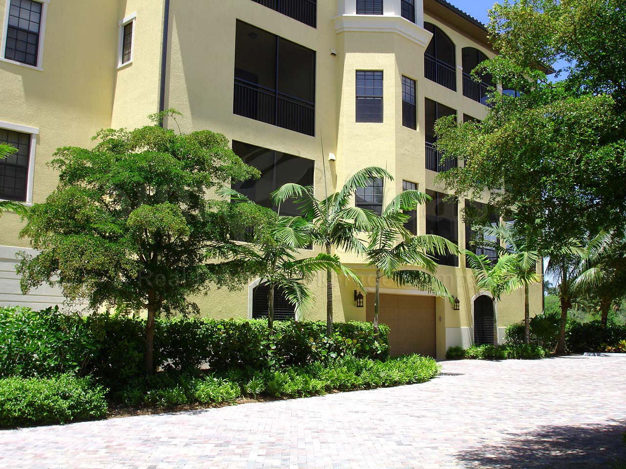 Marquesa Royale Condominiums