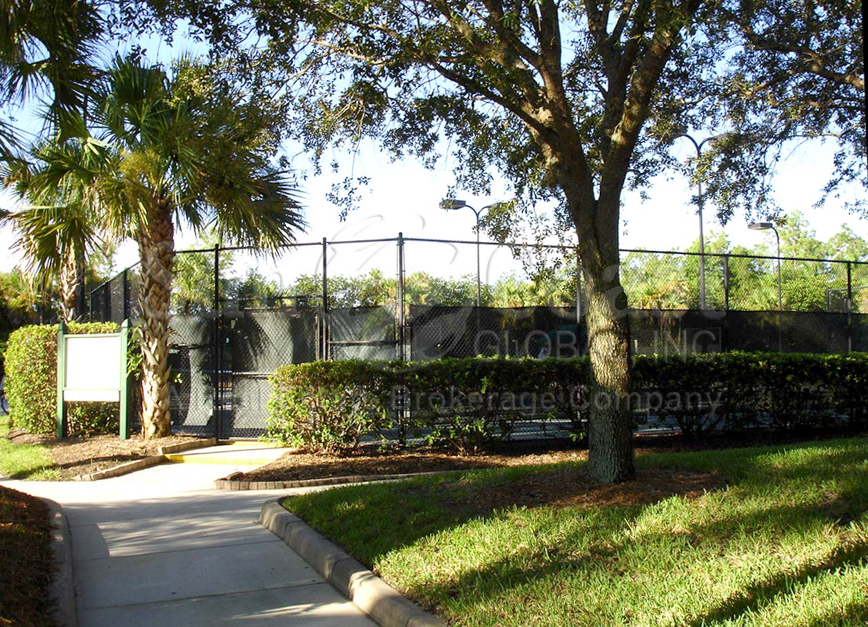 NAPLES LAKES COUNTRY CLUB tennis courts