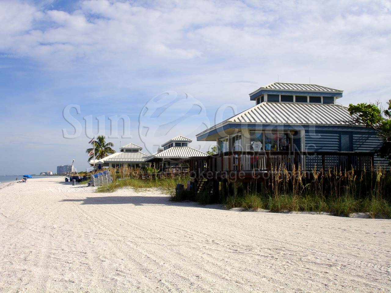 PELICAN BAY Sunset Cafe, Sand Bar and Beach Store on South Beach