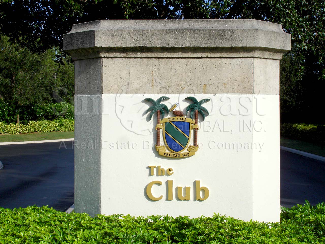 PELICAN BAY private golf club sign
