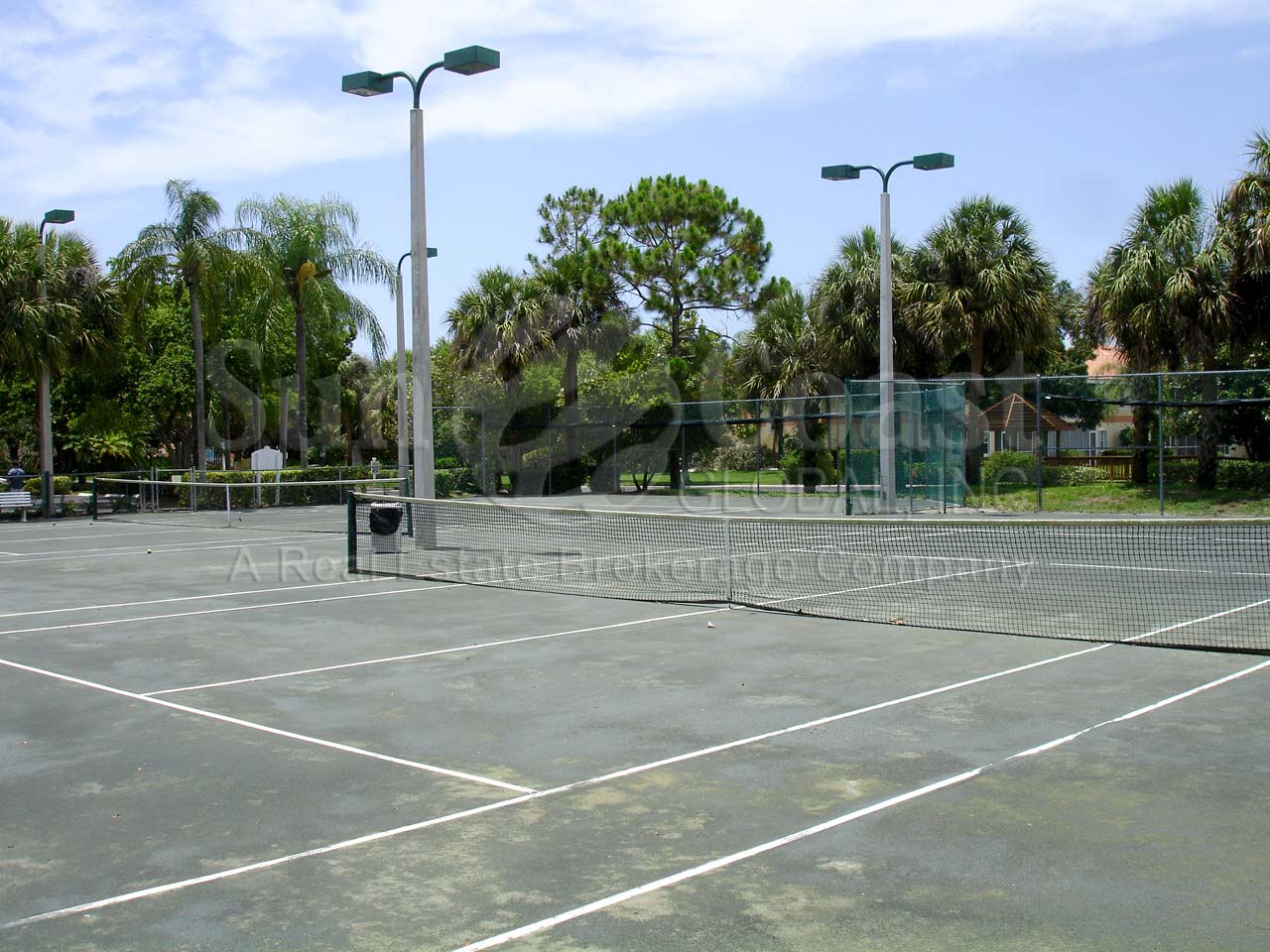 Pipers Grove tennis courts