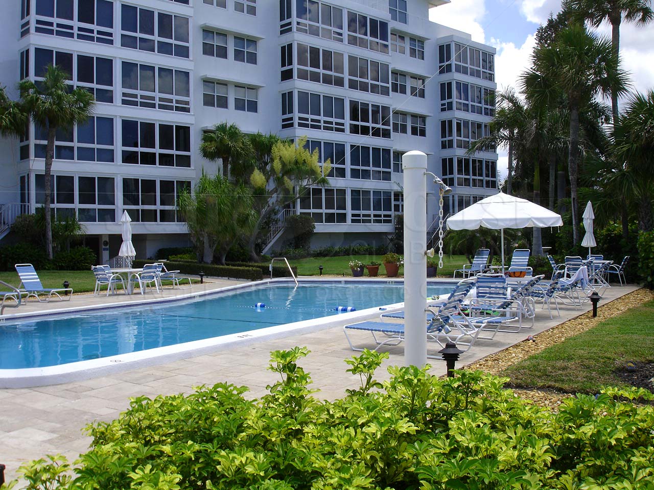 Royal Palm Club Community Pool