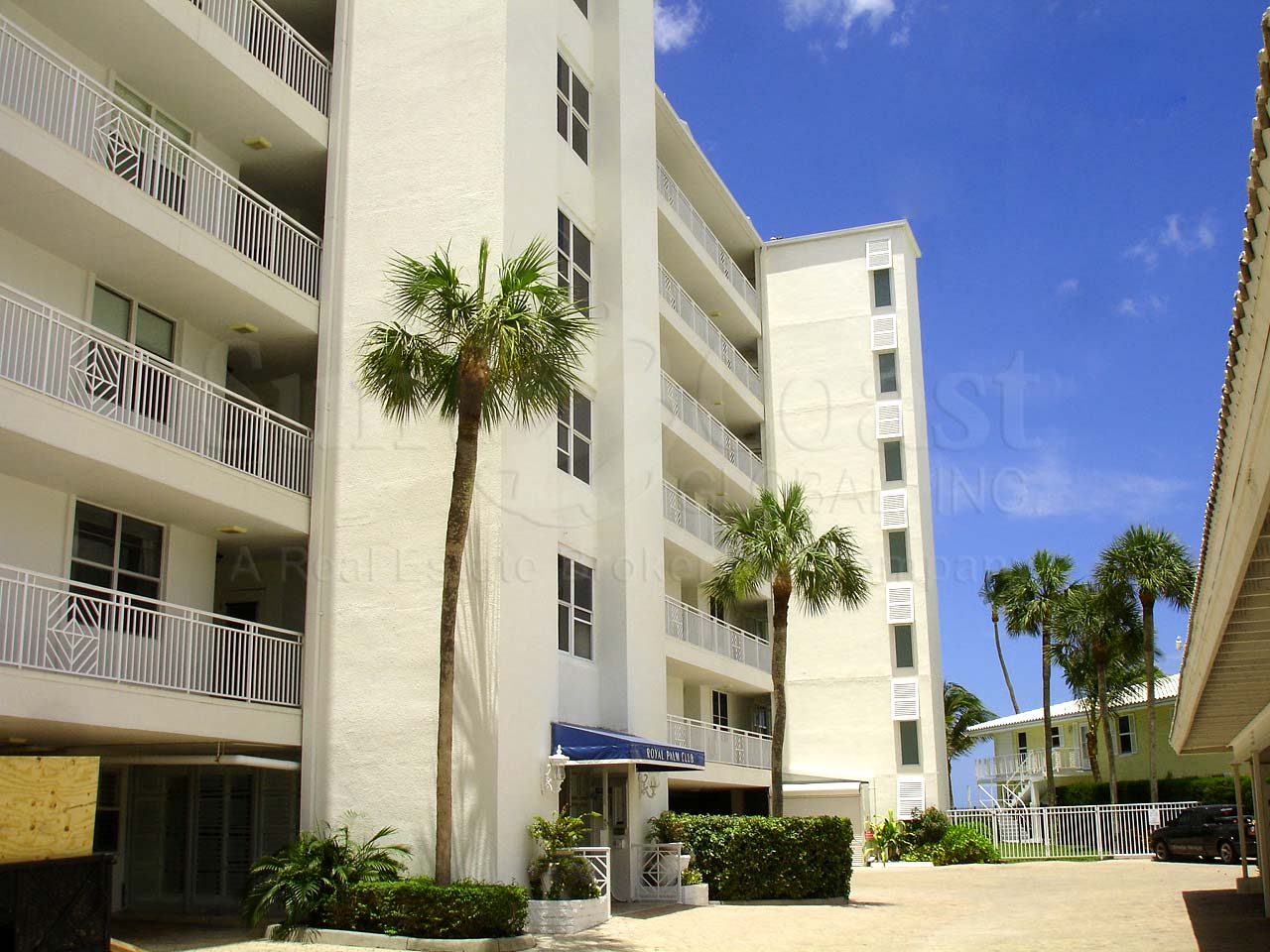 Royal Palm Club Condominium Building