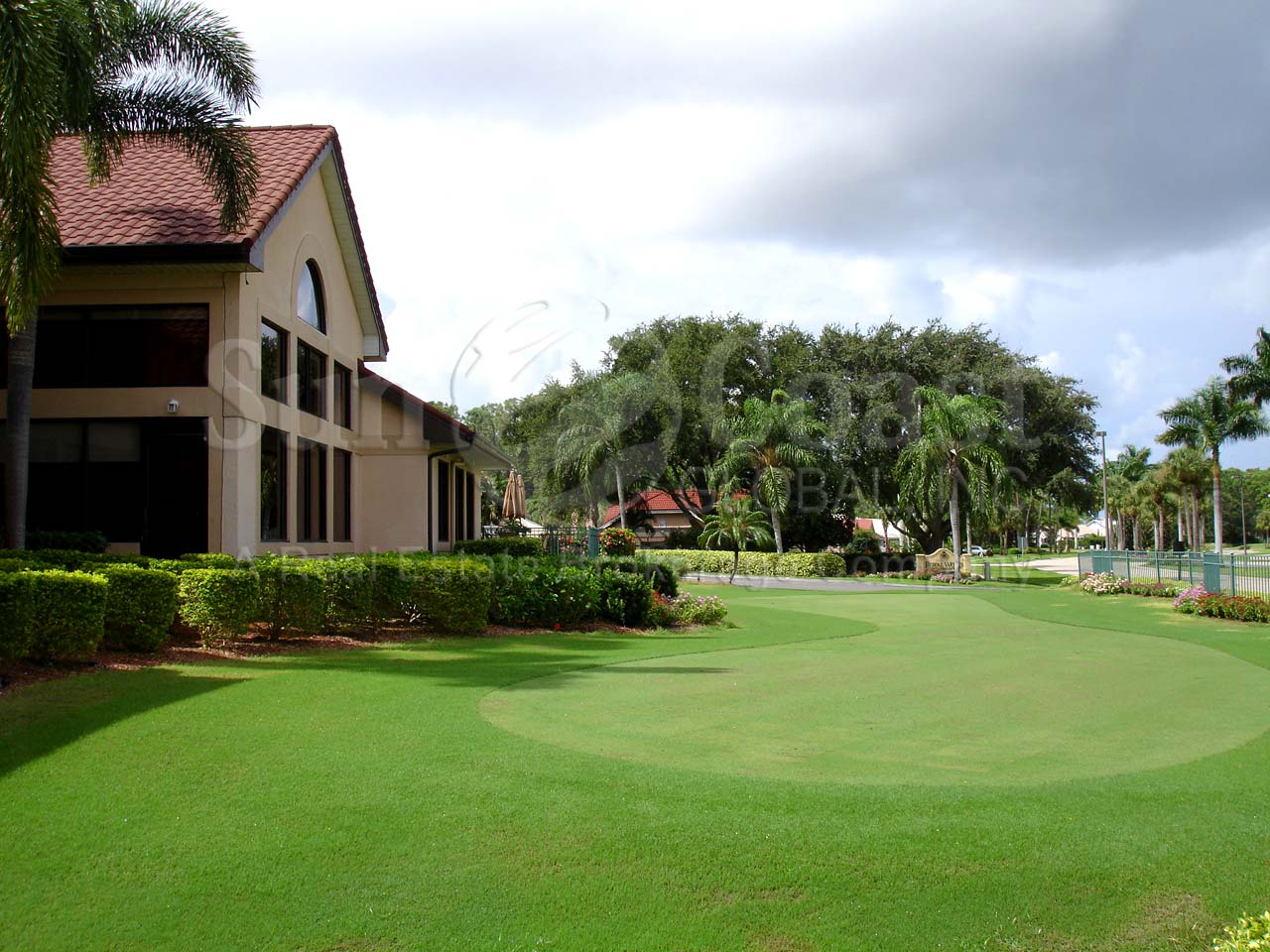ROYAL WOOD Golf and Country Club