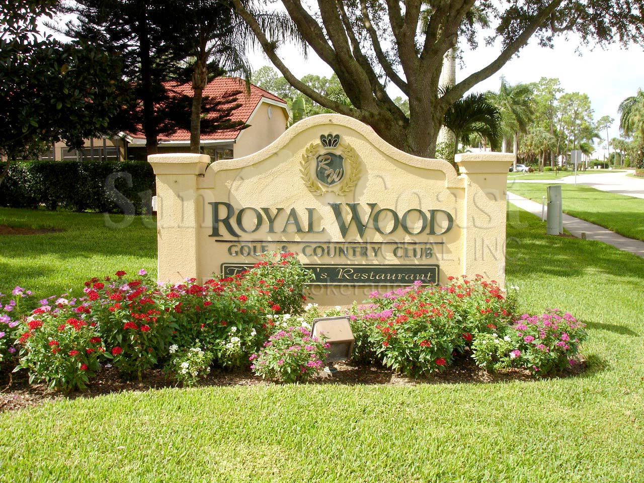 ROYAL WOOD Golf and Country Club