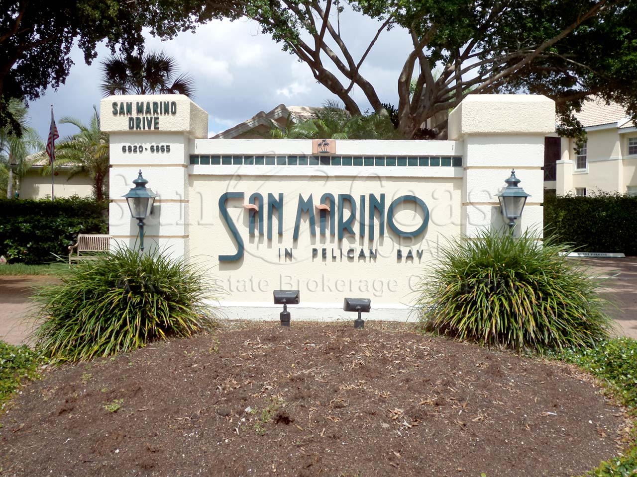 San Marino at Pelican Bay sign
