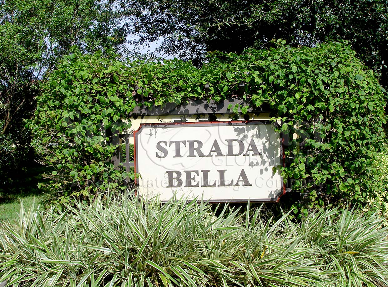 Strada Bella Signage