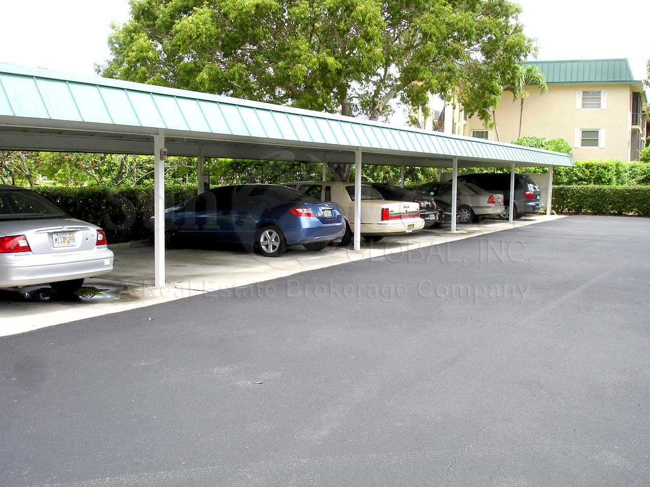Suzanne Covered Parking