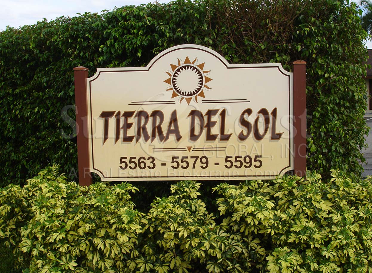 Tierra Del Sol Signage