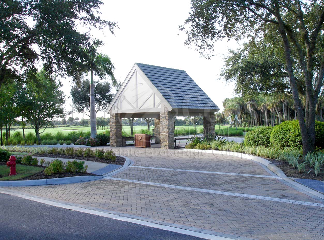 TWIN EAGLES Golf and Country Club
