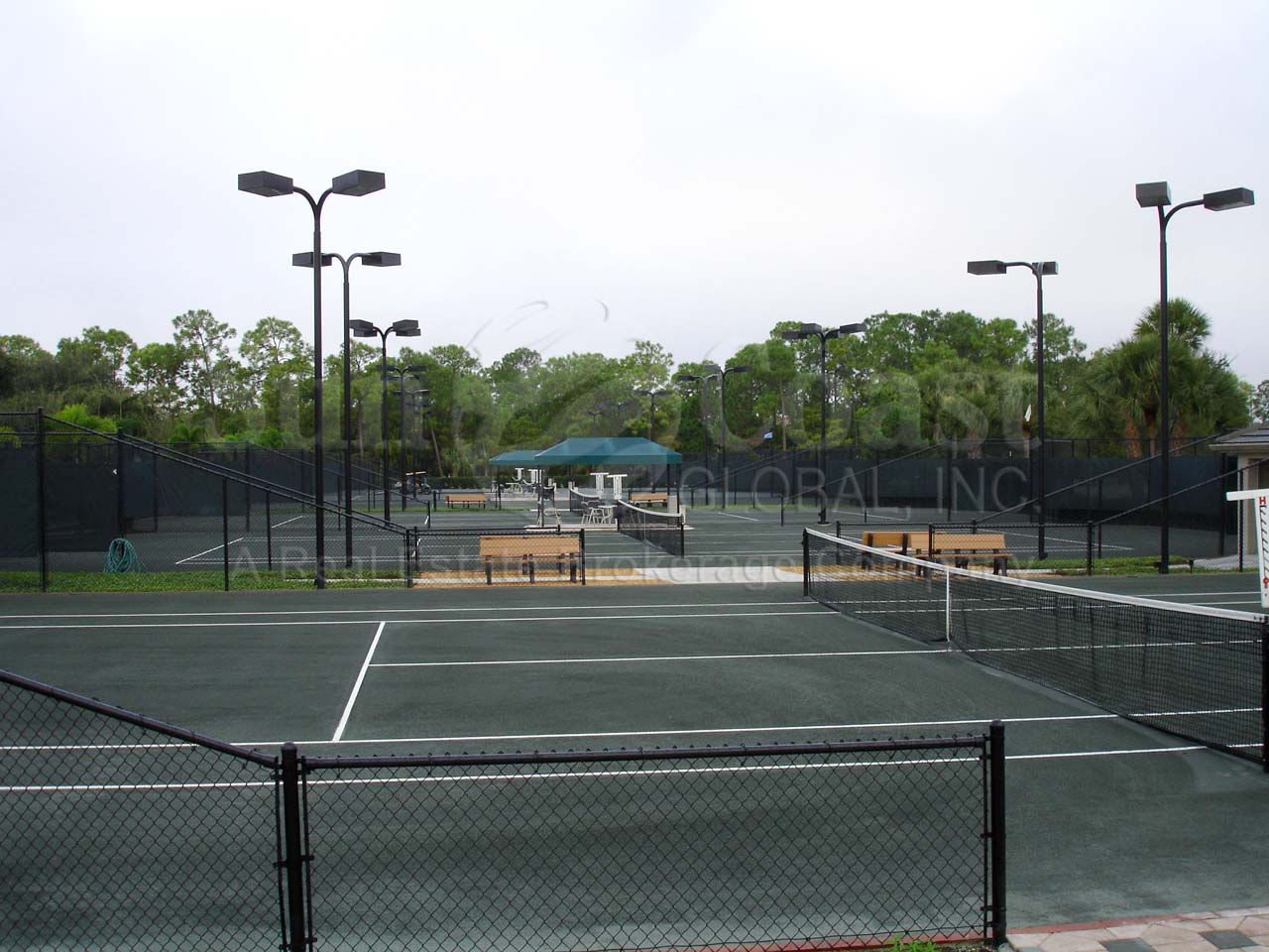 VANDERBILT COUNTRY CLUB Tennis Courts