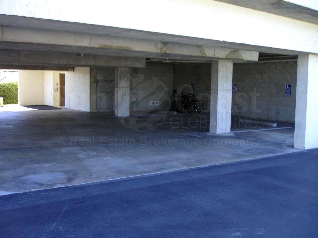 Vanderbilt Palms Sub-Building Parking