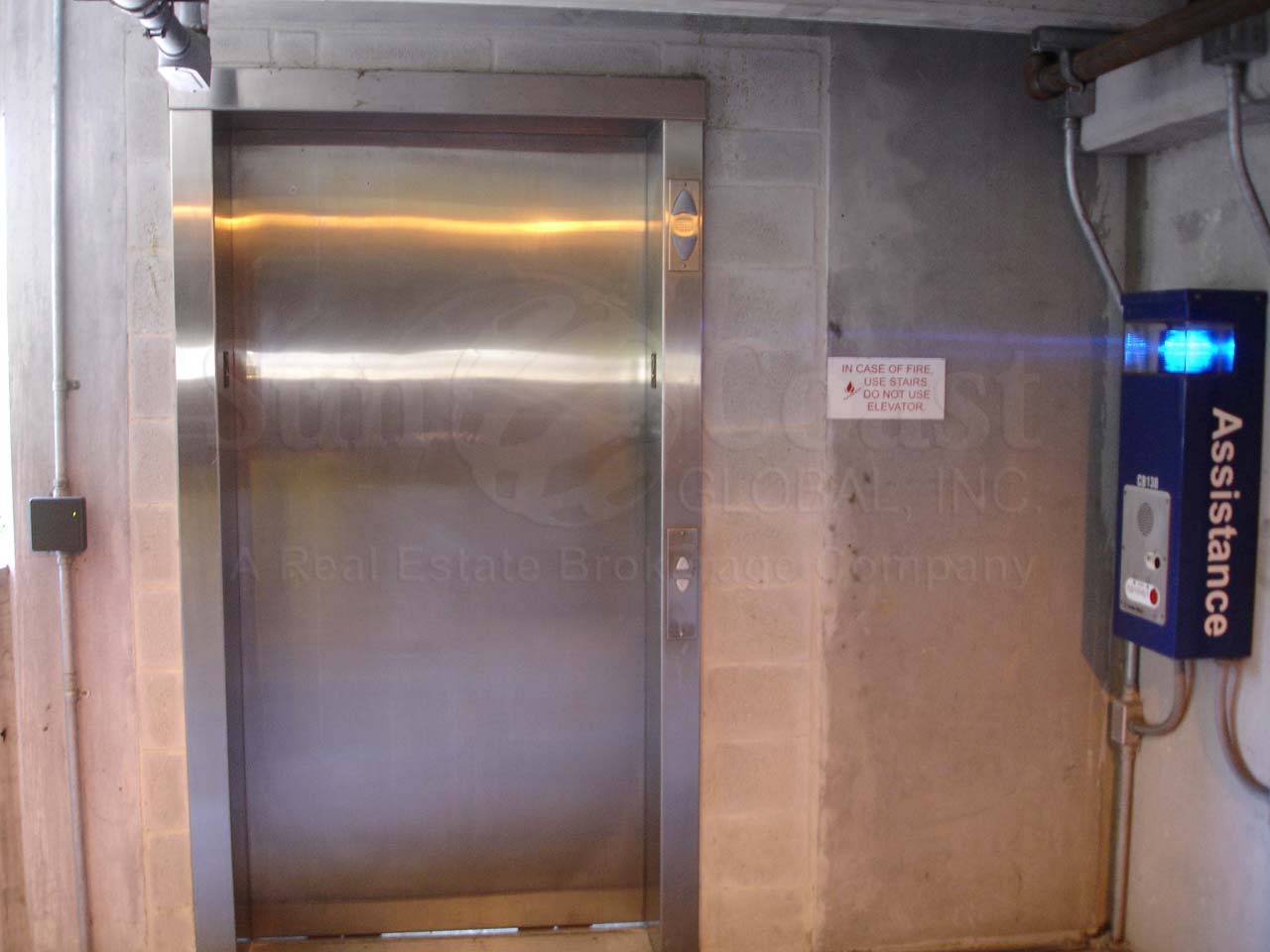 VANDERBILT BEACH Parking Elevator