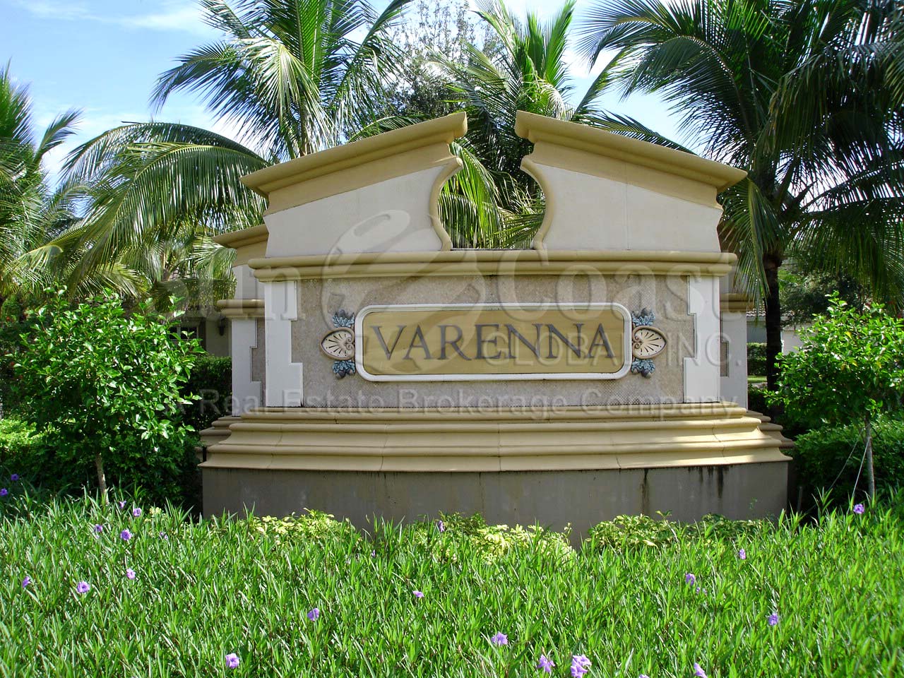 Varenna Signage