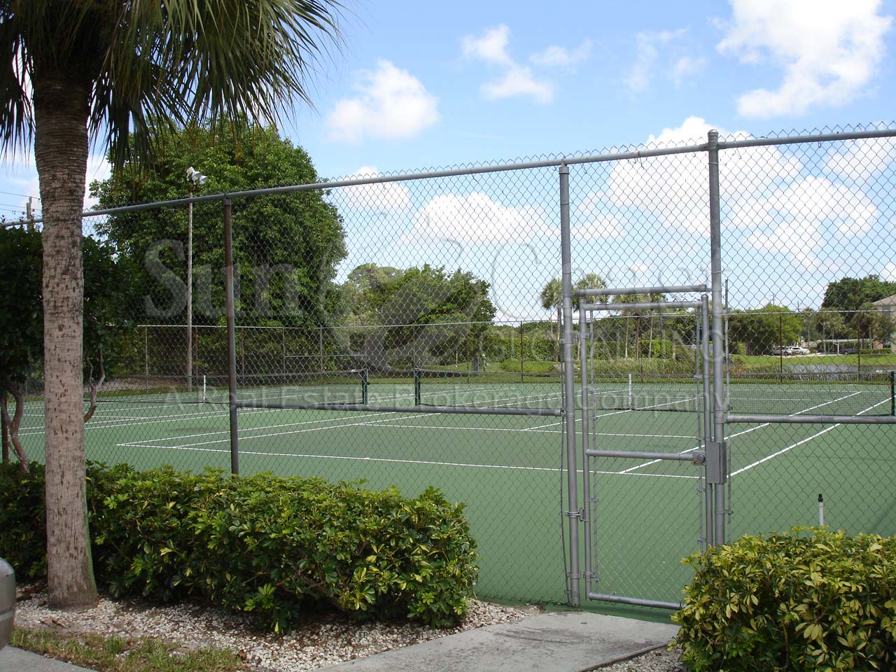 Victoria Lakes tennis courts